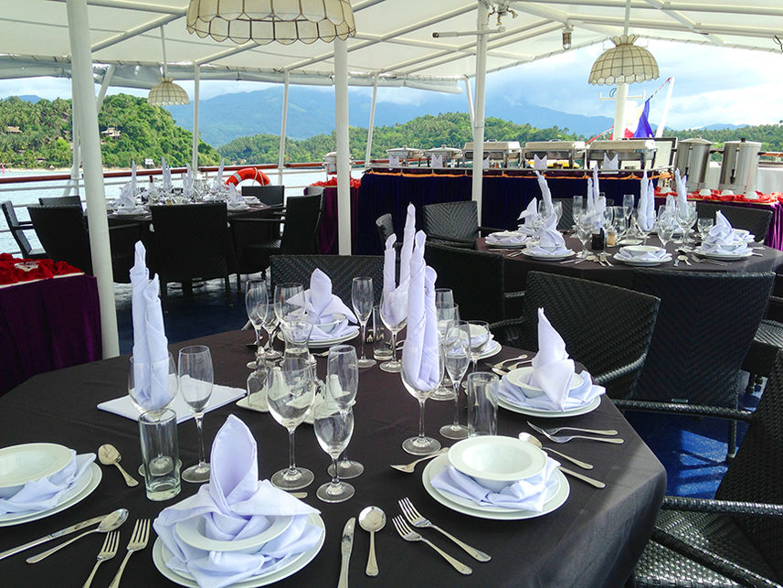 Outdoor Dining - Discovery Palawan