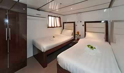 Upper Deck Twin Cabin