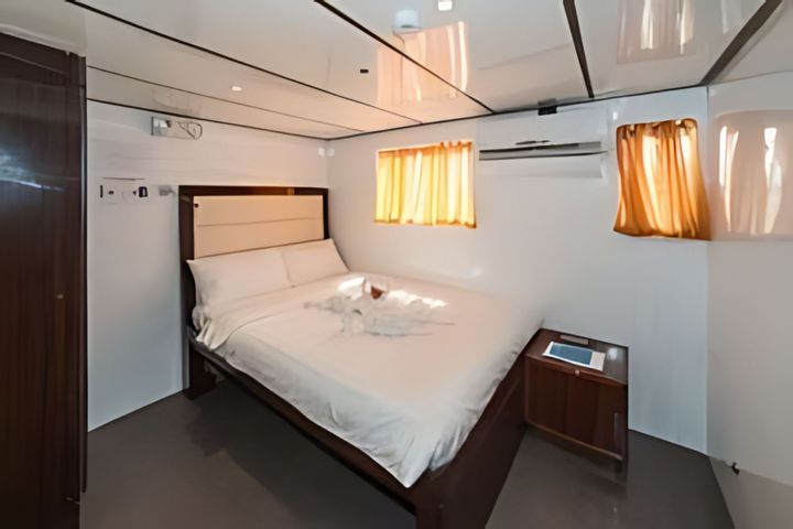 Upper Deck Double Cabin 