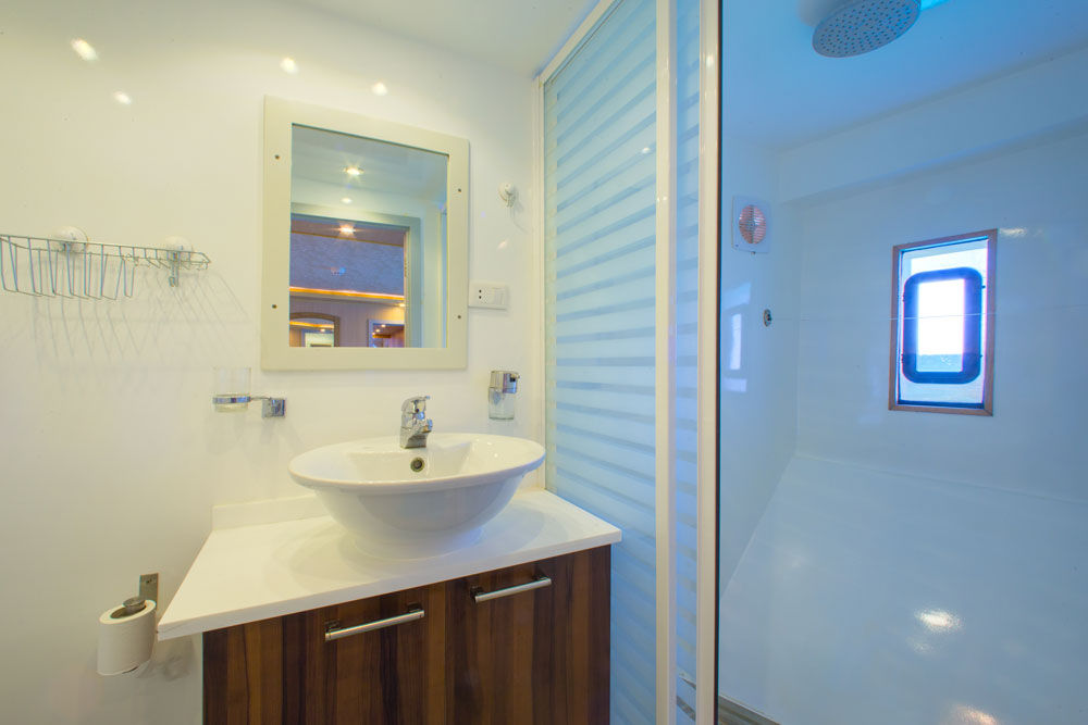 En-Suite bathrooms - Blue