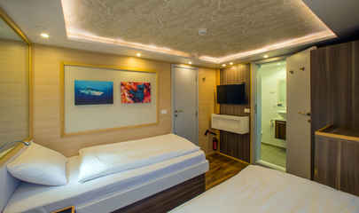 Twin Lower Deck