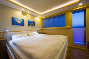 Sea View Cabins Double Bed