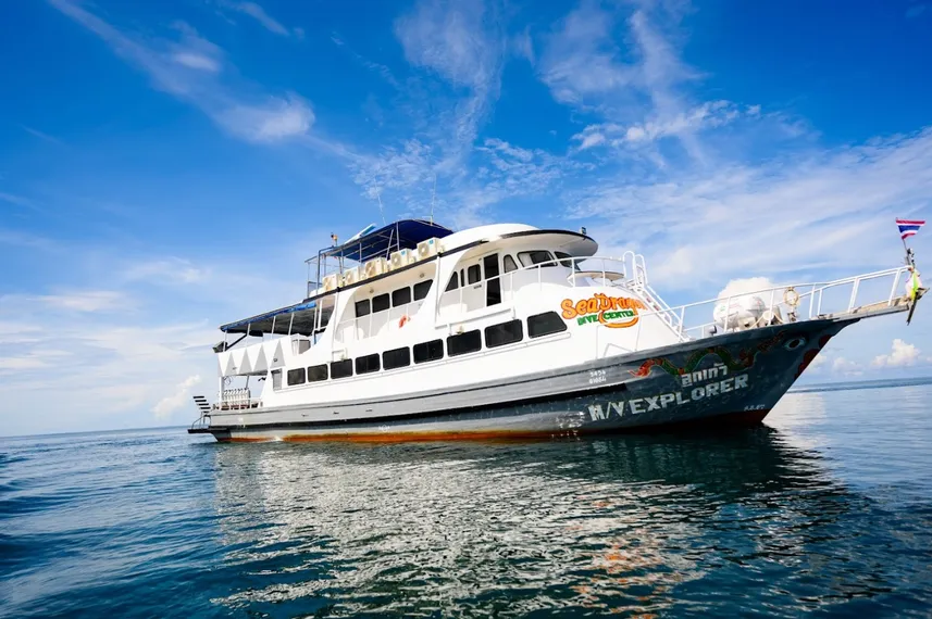 Explorer Liveaboard, Thailand - LiveAboard.com