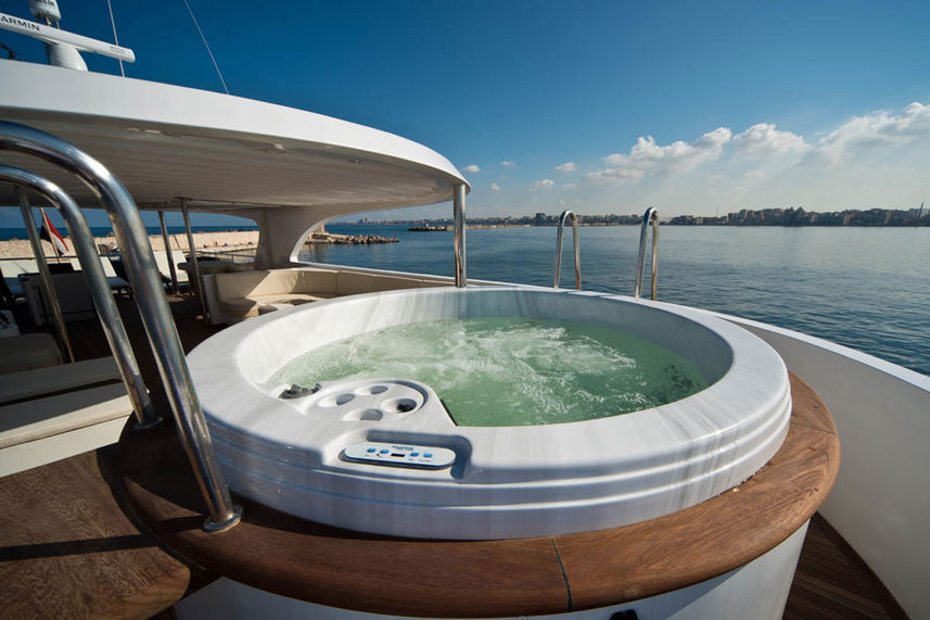 Hot Tub - MY Odyssey Liveaboard