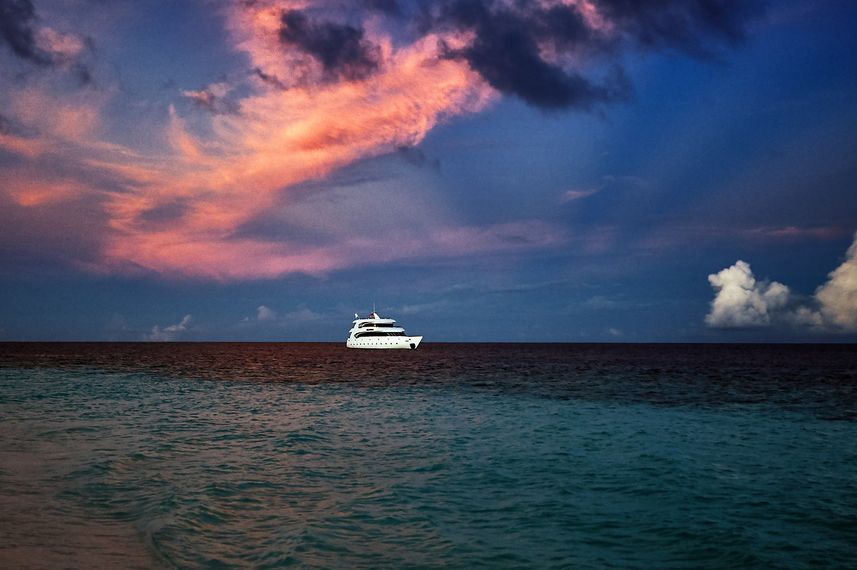 M/Y Maldiviana at sun set