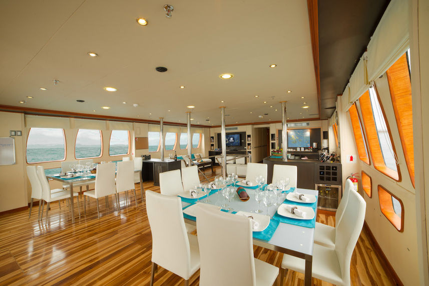 Dining room - Majestic Galapagos Yacht