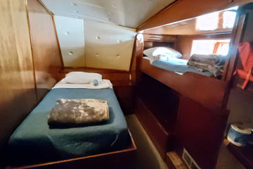Main Deck Twin Cabins 6 & 7