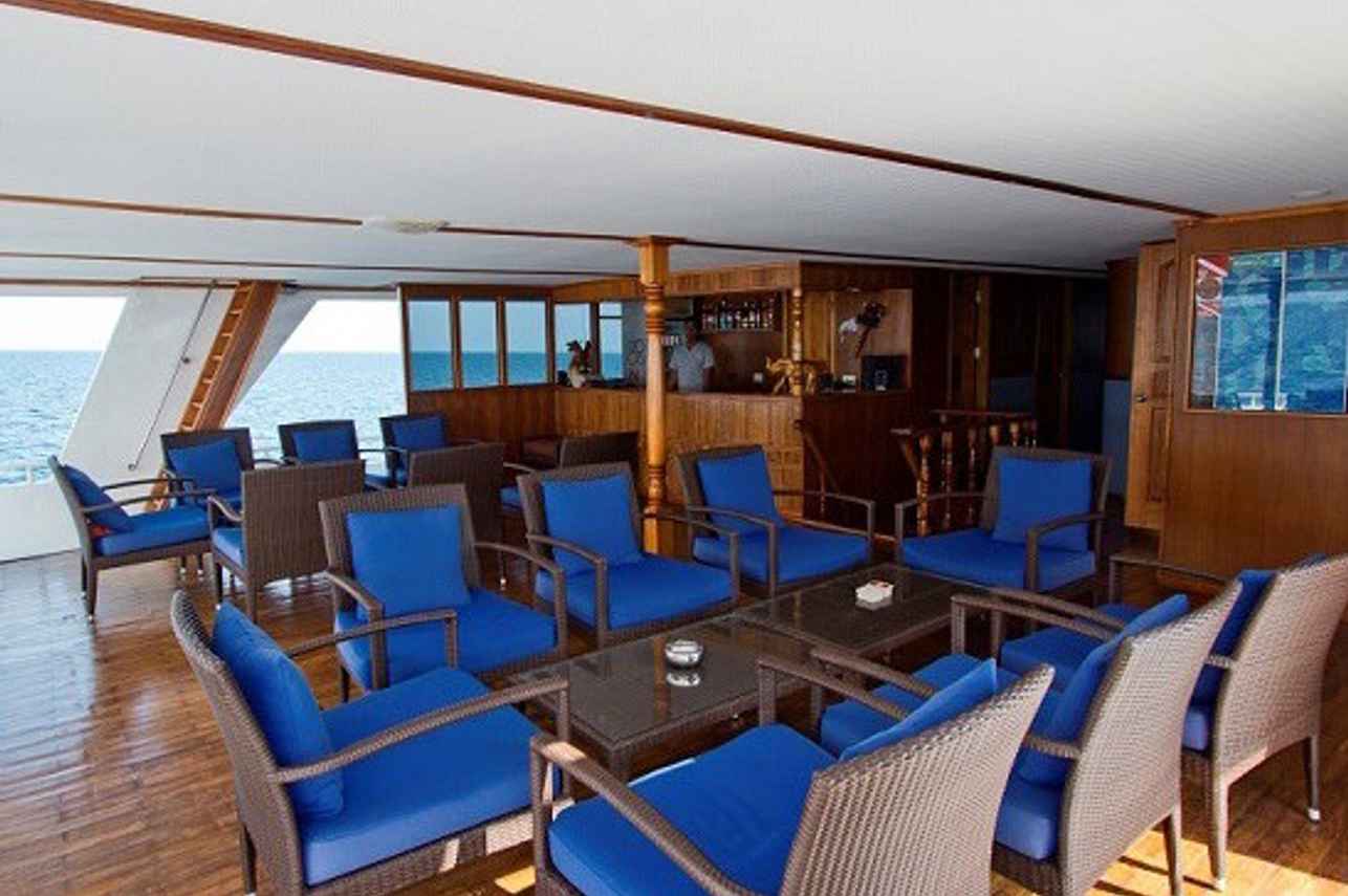 Open air dining area - MV Ari Queen