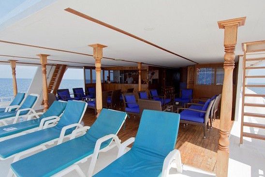 Outdoor lounge area - MV Ari Queen