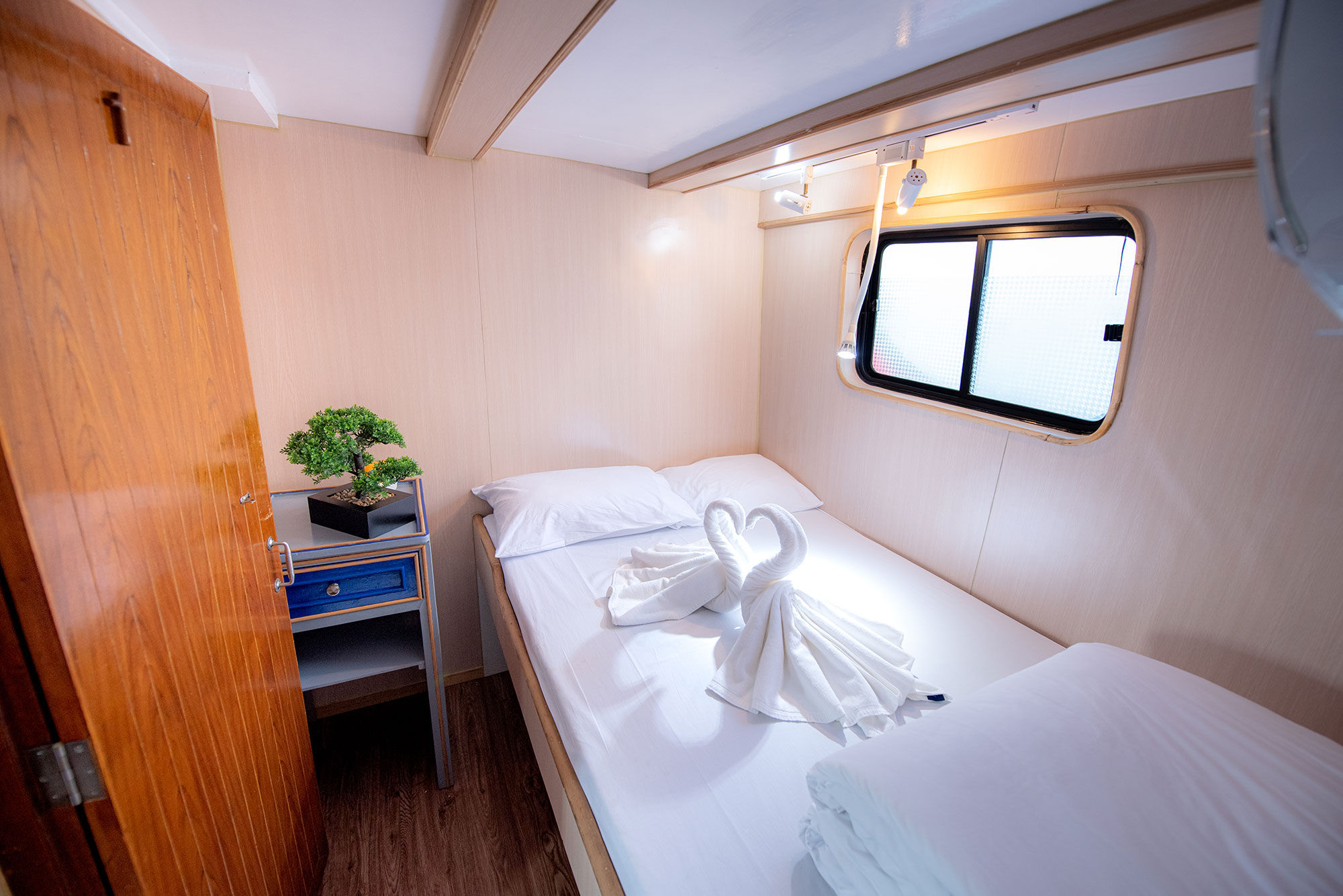 Double Cabin - Manta Queen 7