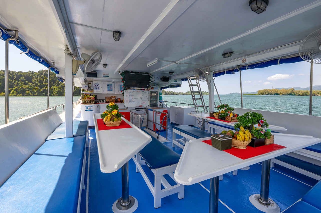 Abendessen im Freien - Manta Queen 7