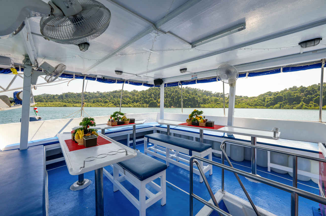 Abendessen im Freien - Manta Queen 7