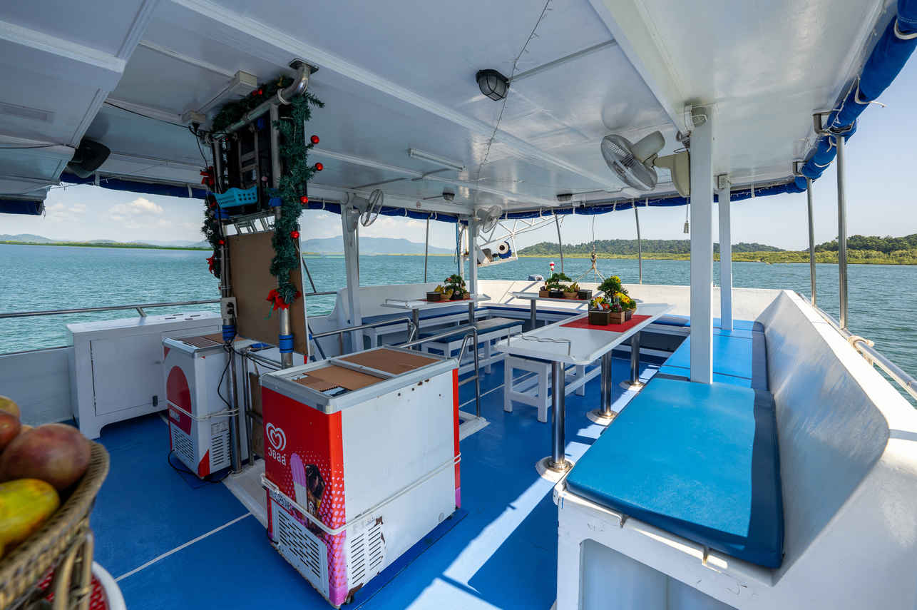 Abendessen im Freien - Manta Queen 7