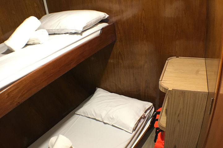 Twin Bunk non en-suite - Lower Deck