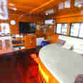 Salon interior - Manta Queen 1
