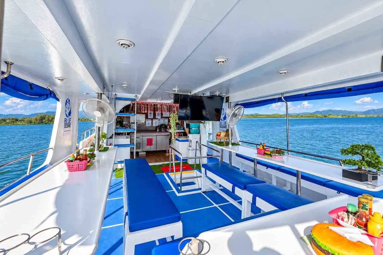 Abendessen im Freien - Manta Queen 2