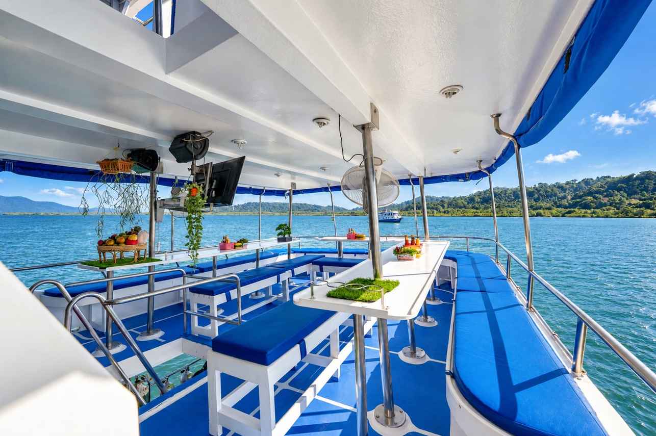 Abendessen im Freien - Manta Queen 2