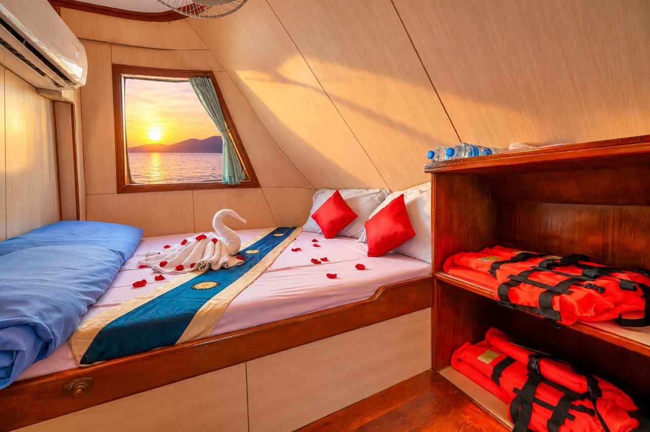 Double Bed Non Ensuite Cabin