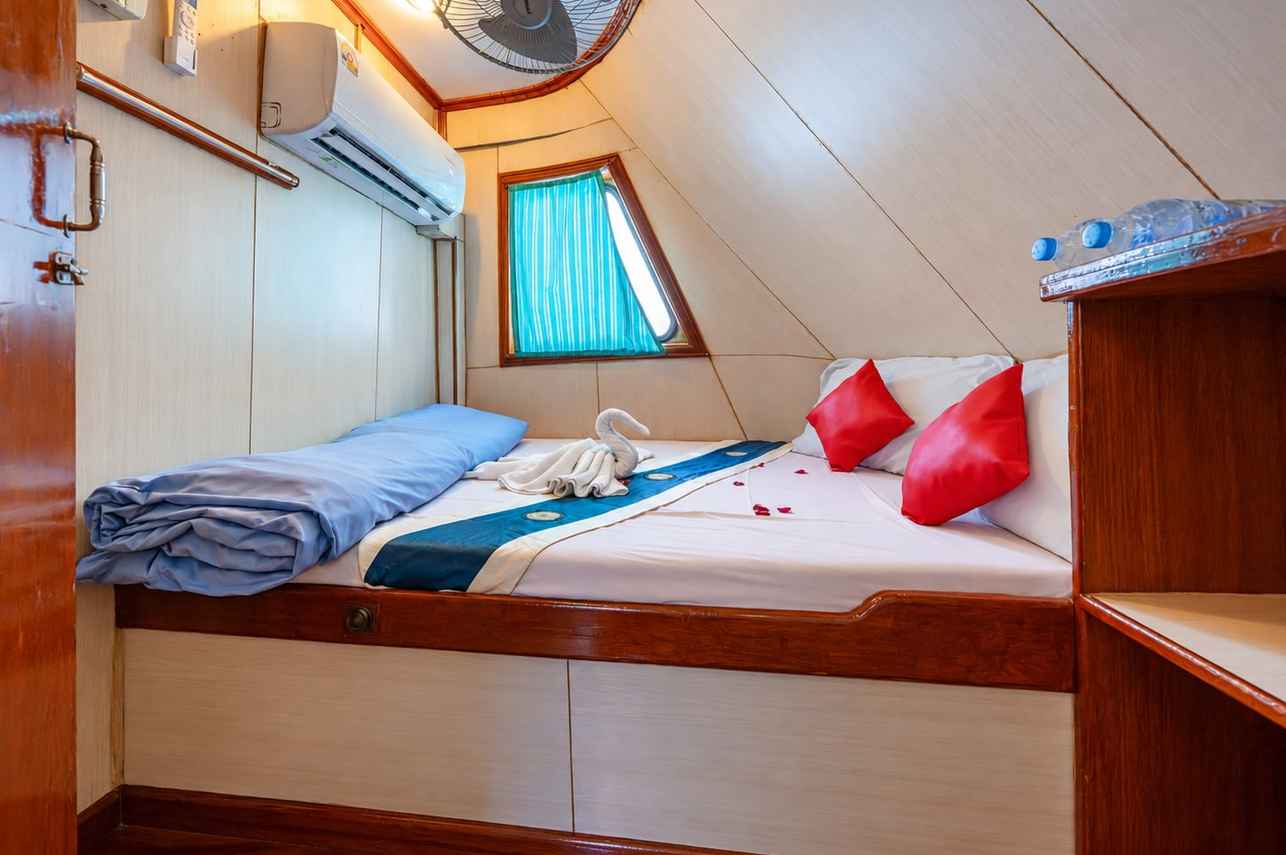 Double Bed Non Ensuite Cabin