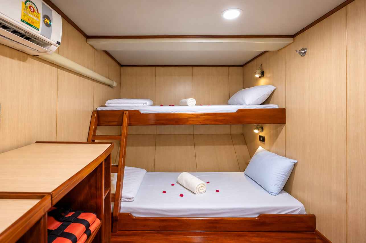 Twin Non Ensuite cabin