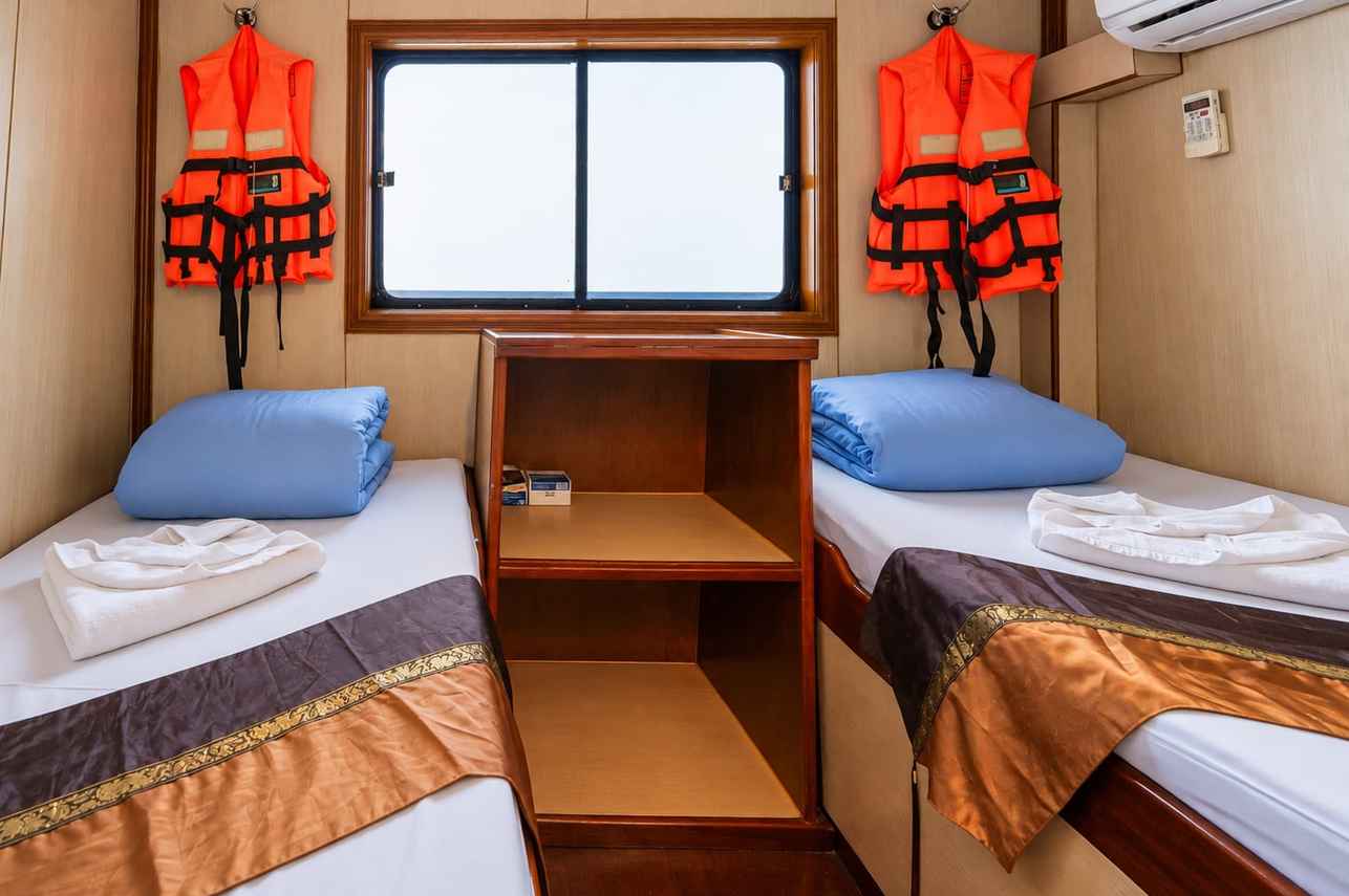 Twin Non Ensuite cabin