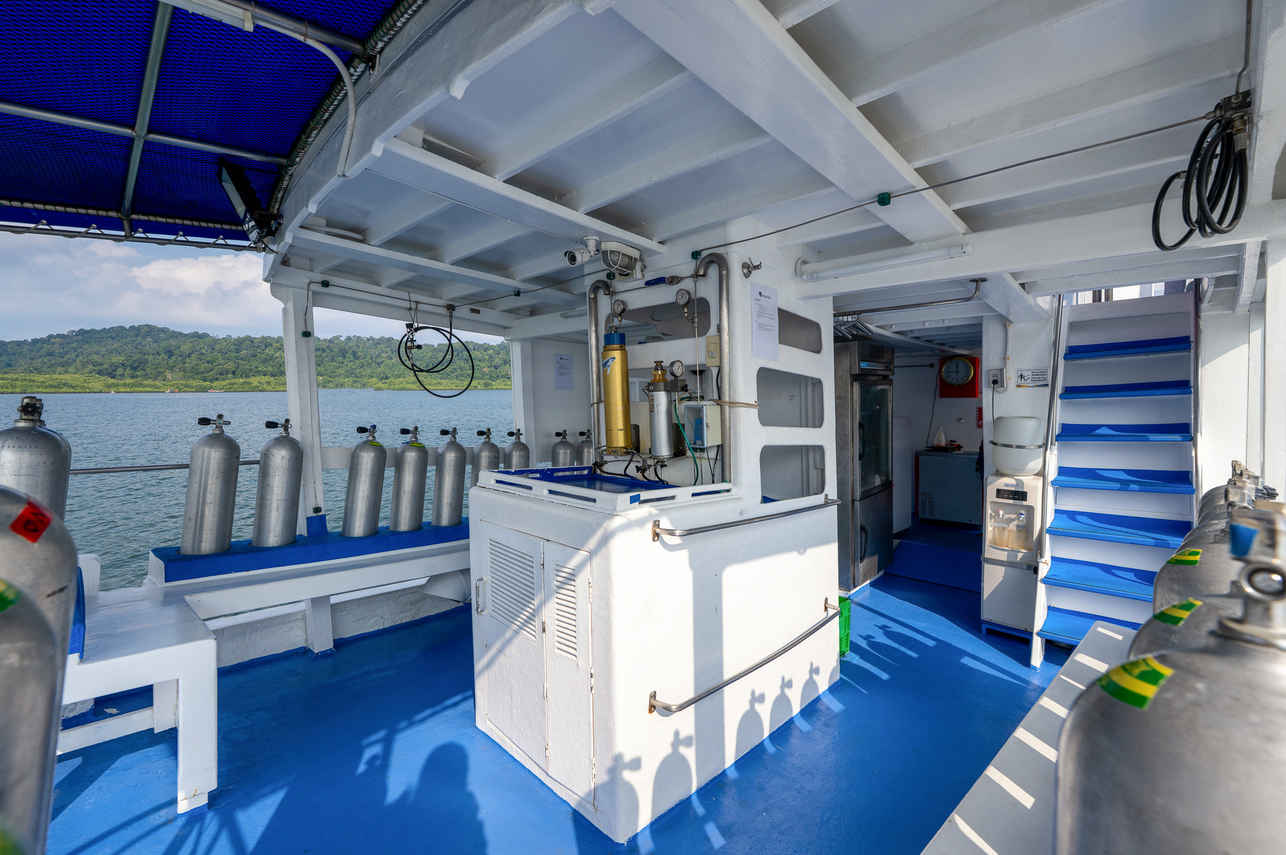Dive deck - Manta Queen 5