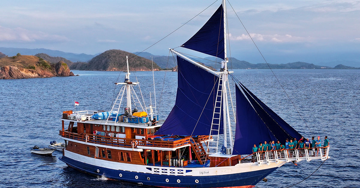 Lady Denok — vessel photograph