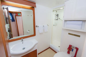 #en-suitebathroom