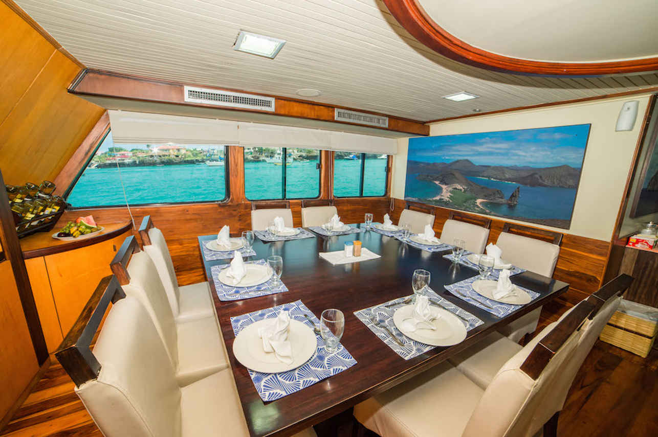 Dining room - Galaven Cruise Galapagos