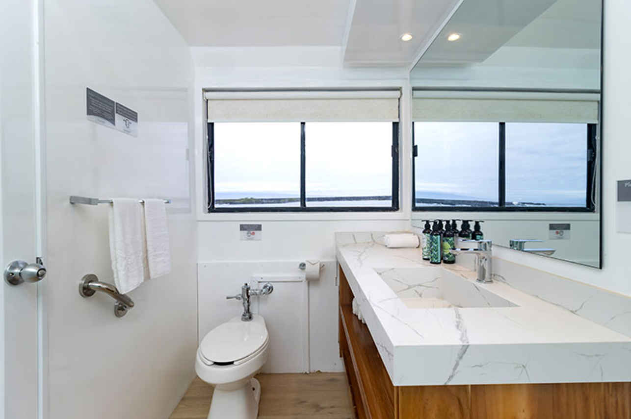 Sea Star Suite Bathroom