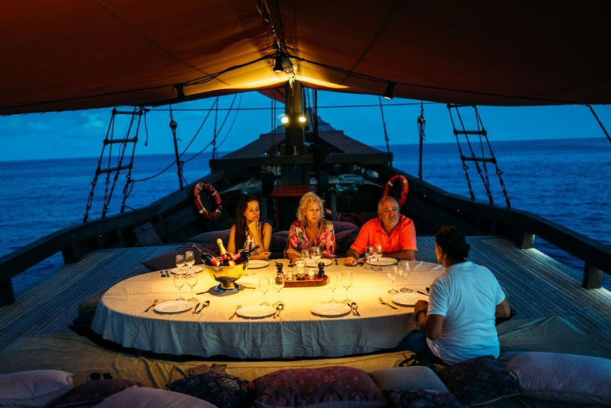 Abendessen im Freien - Manta Mae