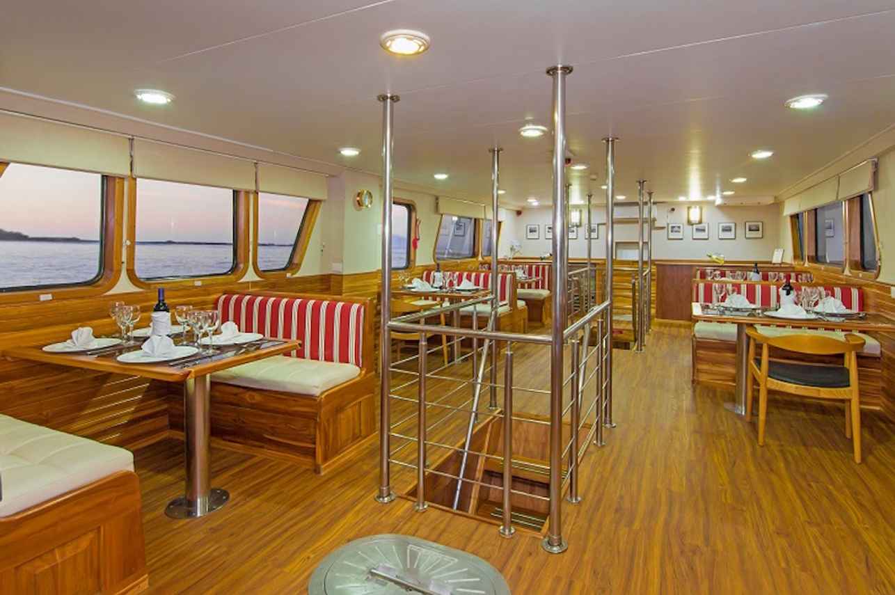 Dining Area - Tip Top III Galapagos