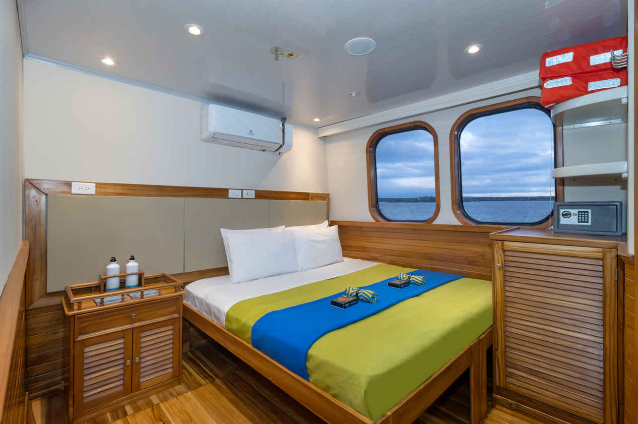 Upper Deck Cabin - Tip Top IV