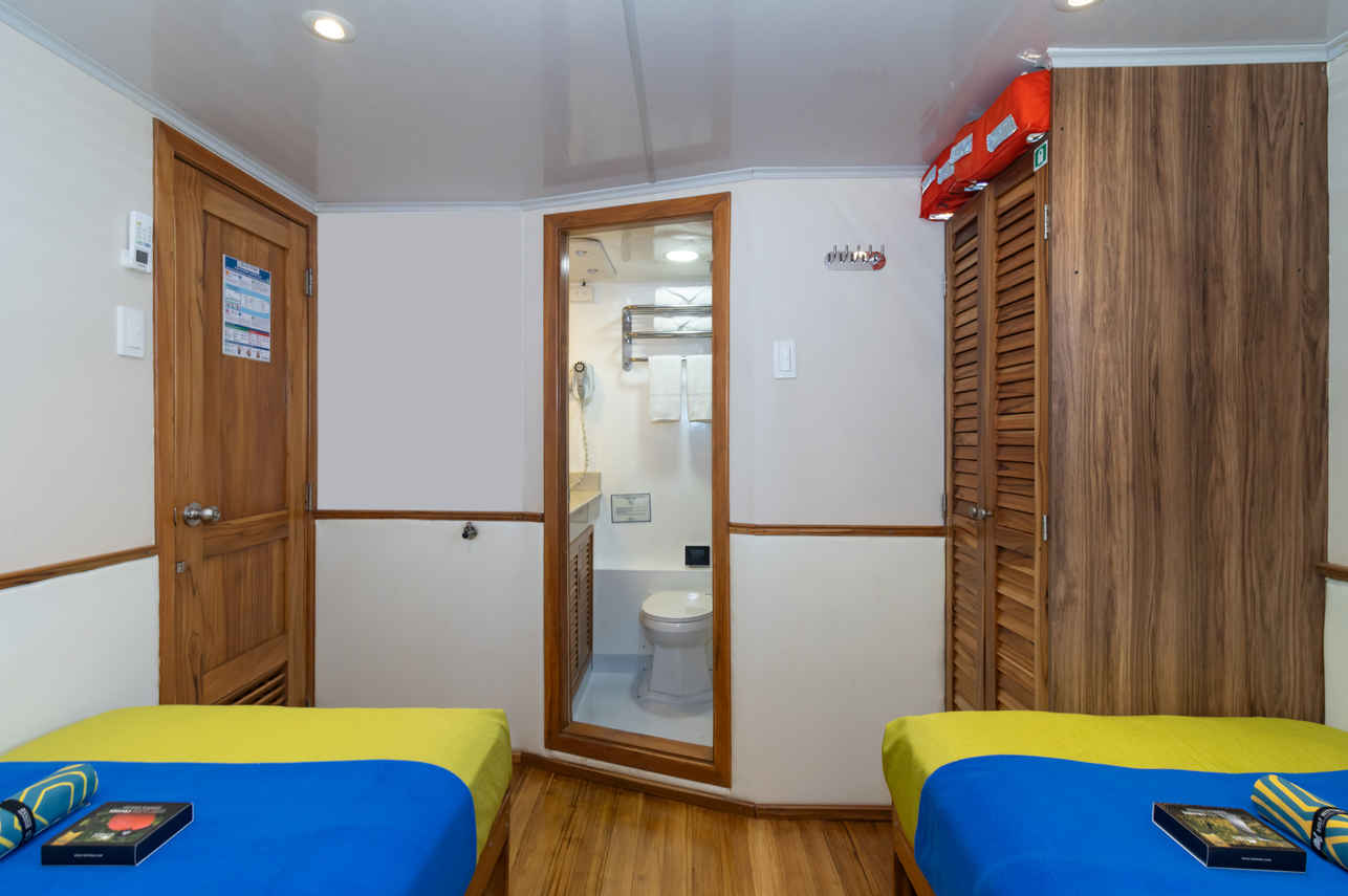 Lower Deck Cabin - Tip Top IV