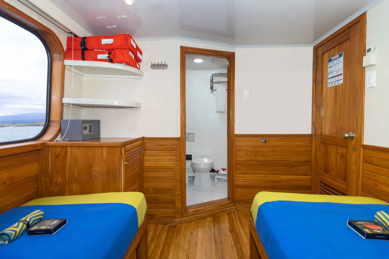 Upper Deck Cabin - Tip Top IV