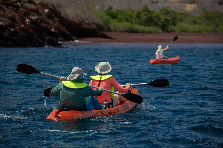 Kayaks à bord - Monserrat