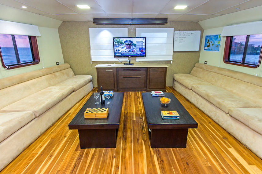 Indoor Lounge - Xavier III Galapagos