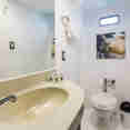 En-Suite bathroom - Xavier III Galapagos