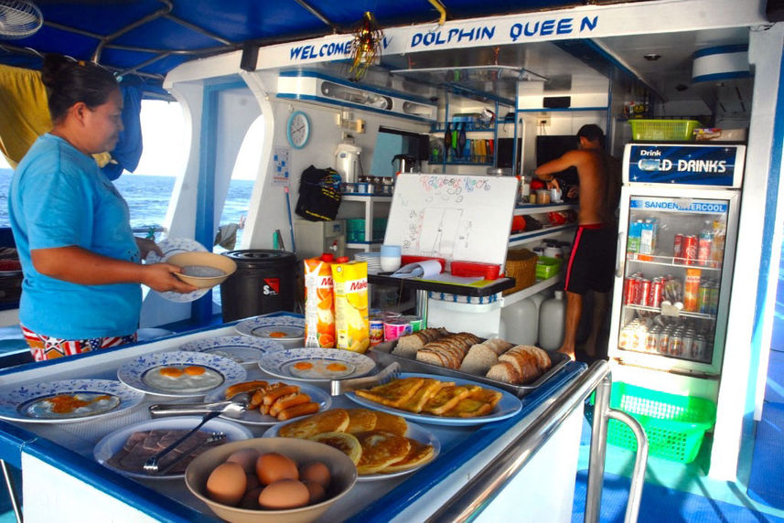 Comida a bordo - Dolphin Queen