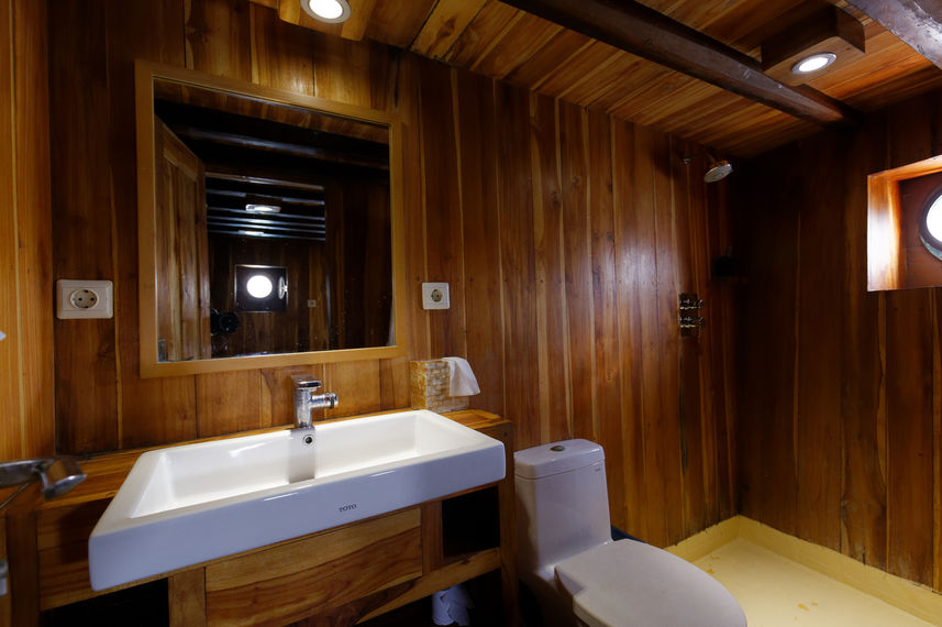 En-suite badkamers - Plataran Phinisi Felicia