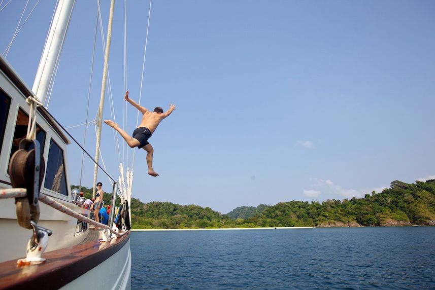 Enjoy a dip in the waters of Myanmar - Meta IV