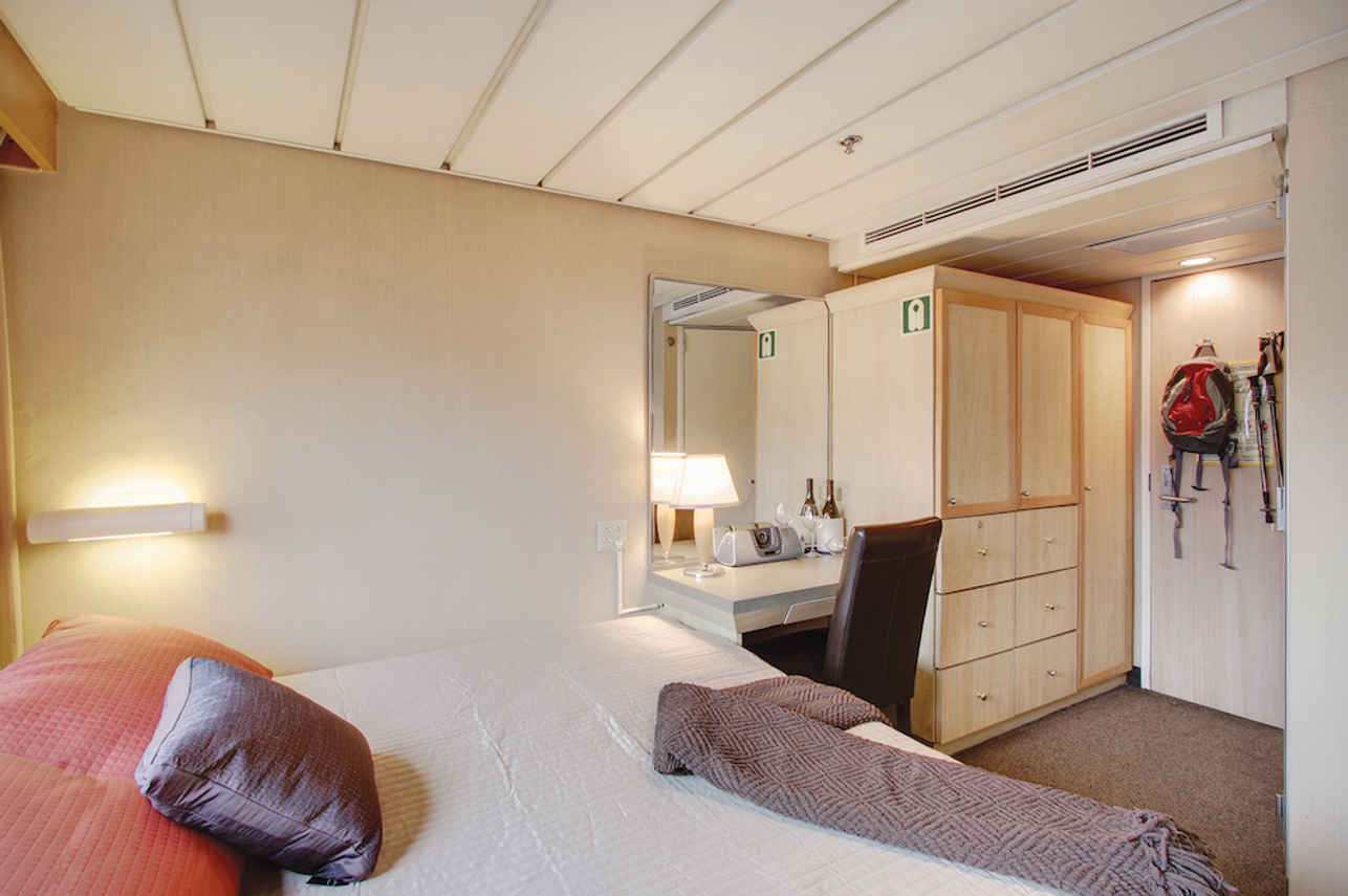 Captain Cabin - Safari Endeavour
