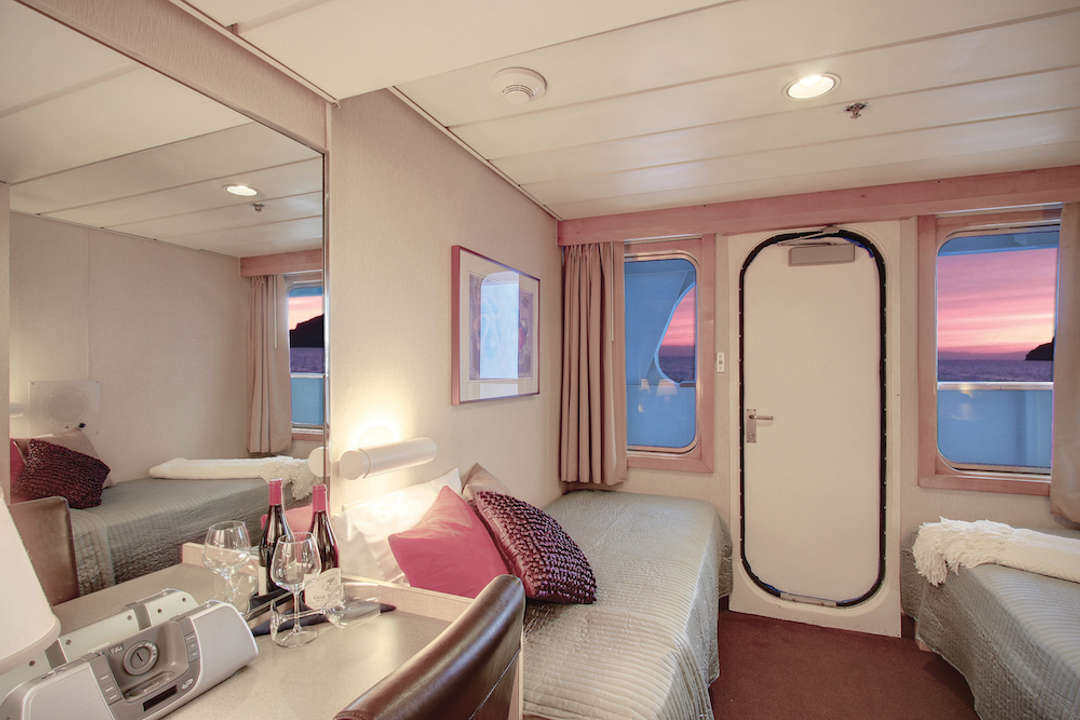 Commander Cabin