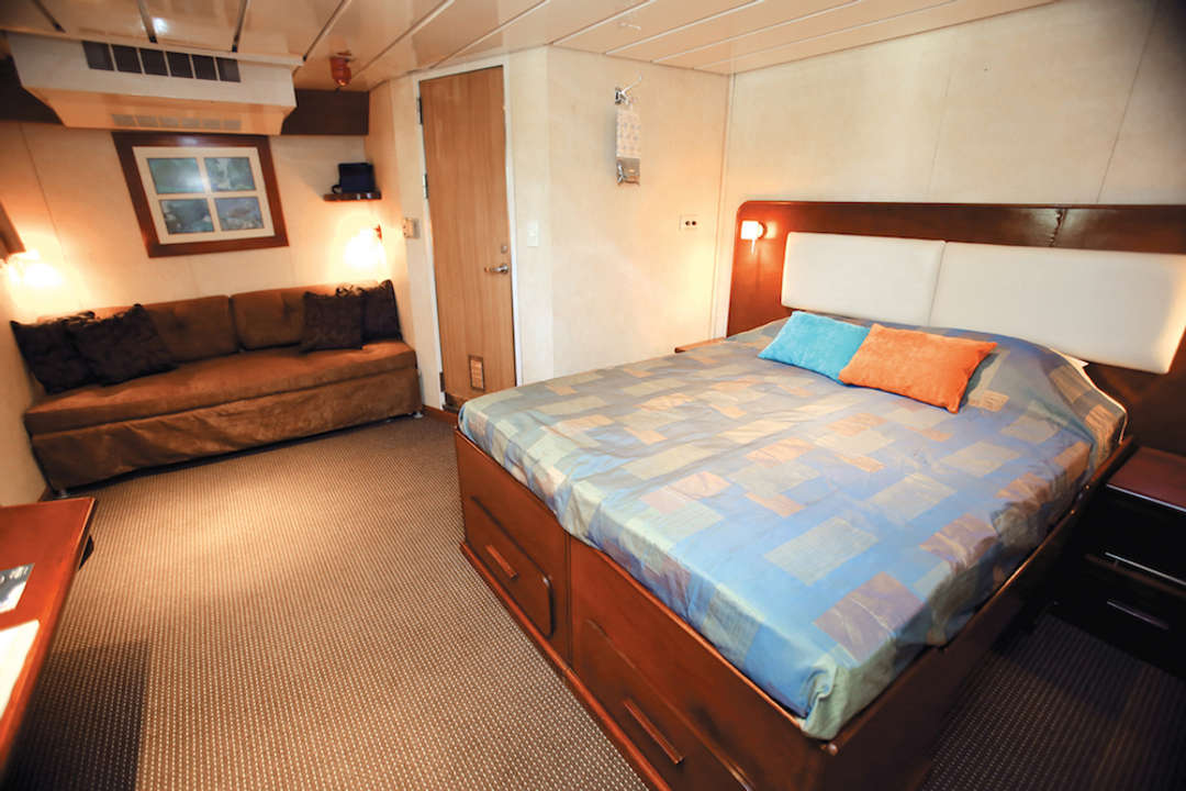 Admiral Stateroom - Safari Voyager