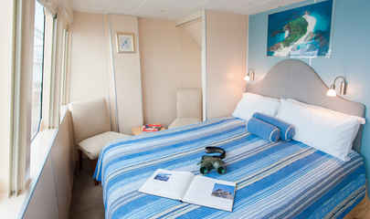 Queen Cabin