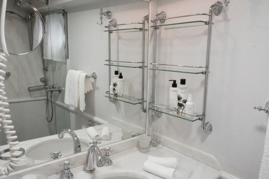 En-Suite bathrooms - Callisto