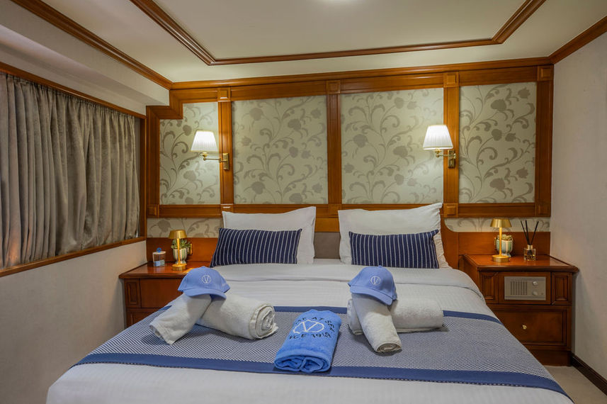 Cabina puente principal  - Callisto Greece