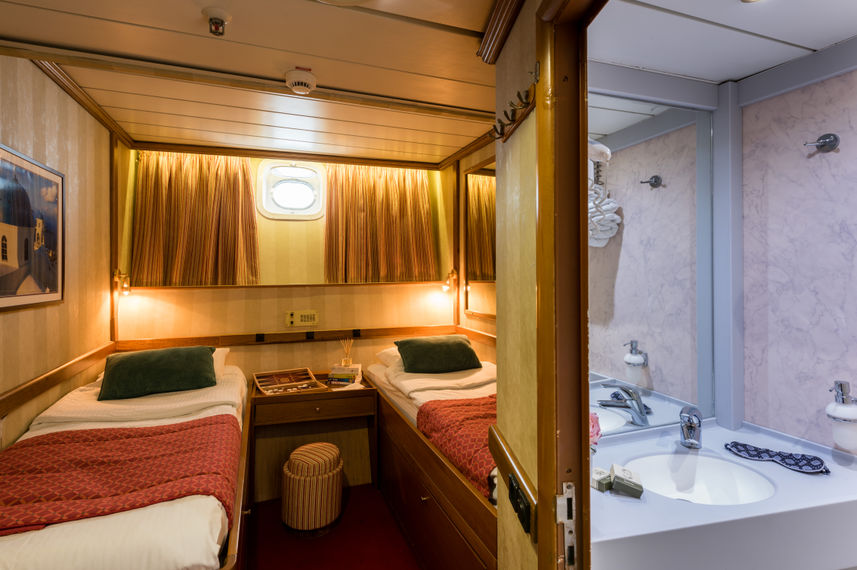 Lower Deck Cabin - Panorama