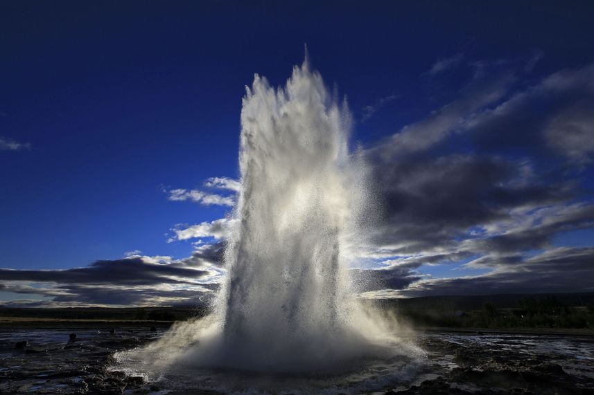 Strokkur Geyser Iceland - Filip Kulisev