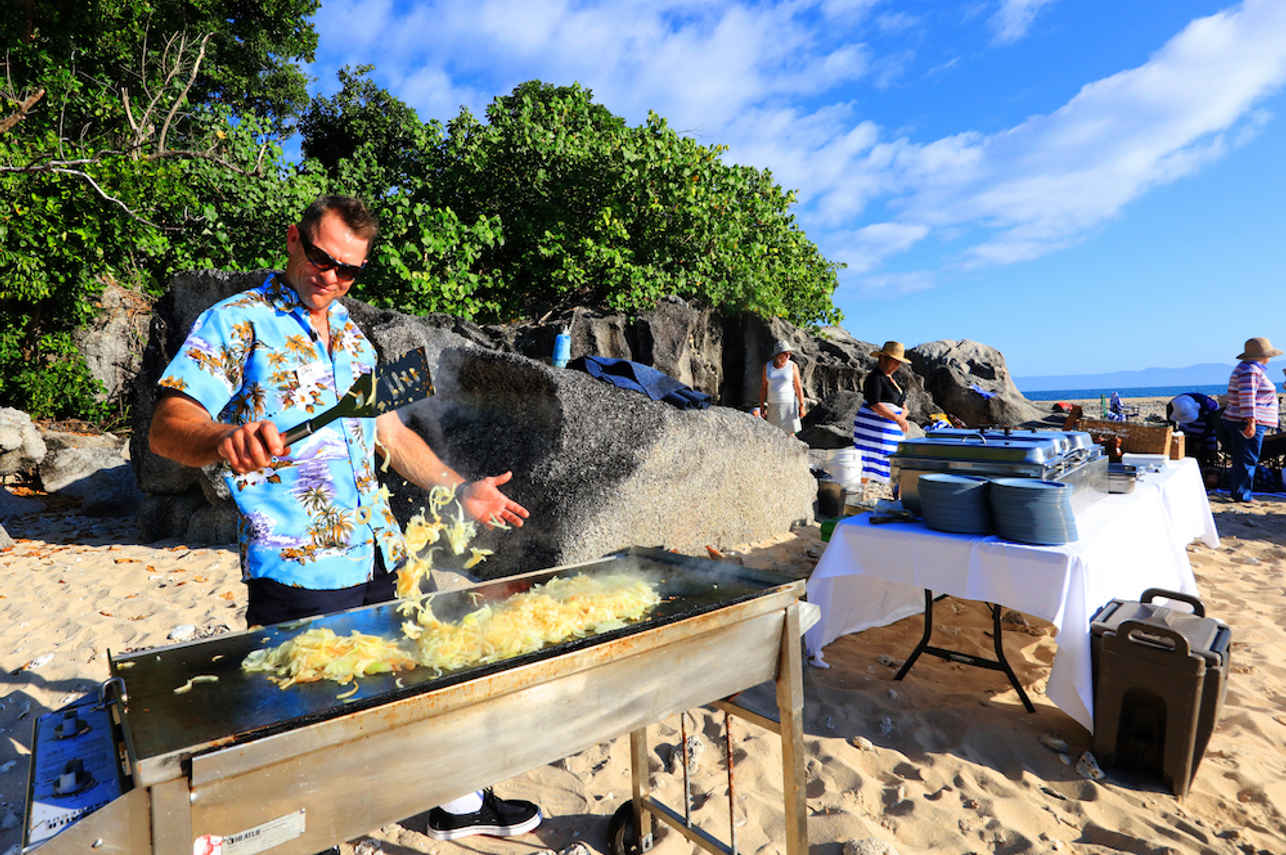 Beach BBQ - Stateroom - Coral Expeditions II 